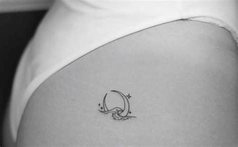 tattoo gluteo mujer|Elegantes tatuajes en el glúteo para mujer